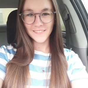 Meet your Posher, Melanie